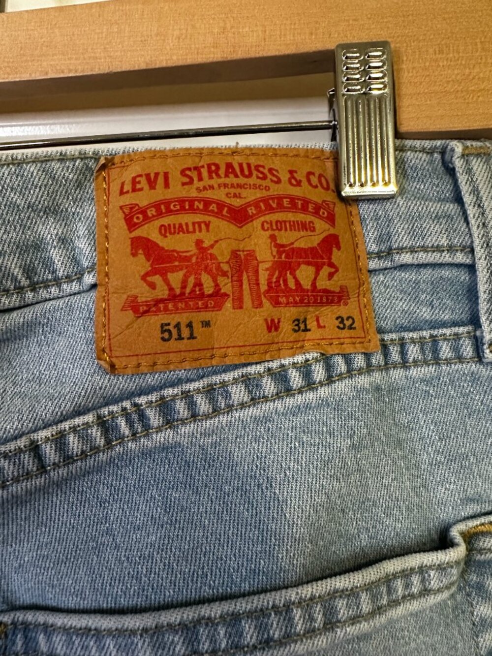 Levi's - Picture 3 of 3